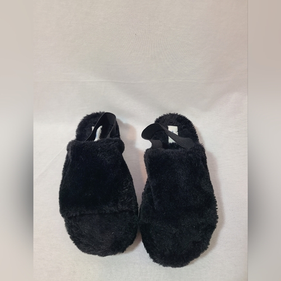 OLD NAVY black slippers- Size 7 - Picture 2 of 4